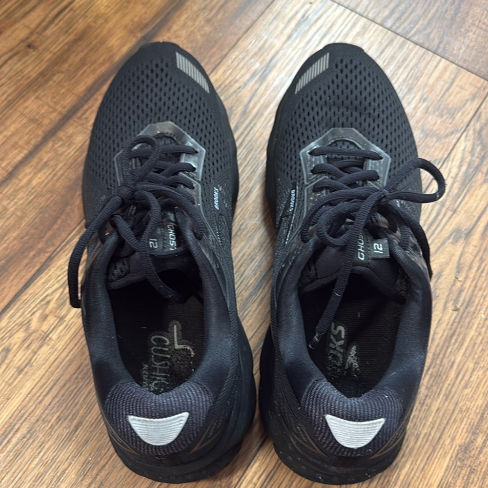 Brooks Ghost 12 running shoes